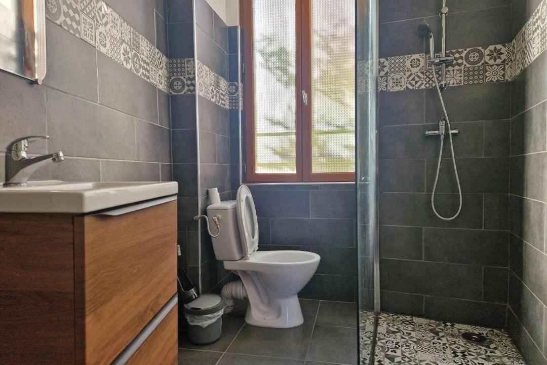 Photo of Bathroom in Servian