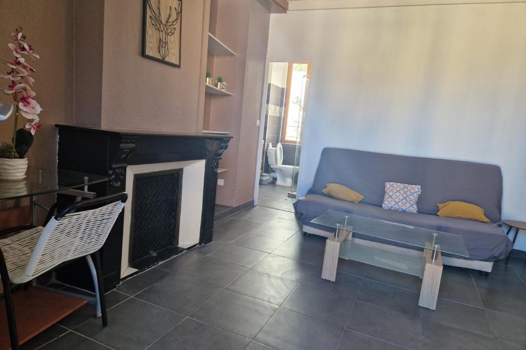 Photo of Livingroom in Servian