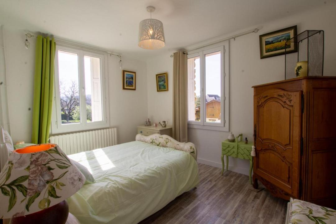 Photo of Bedroom in Saint-Julien-de-Lampon