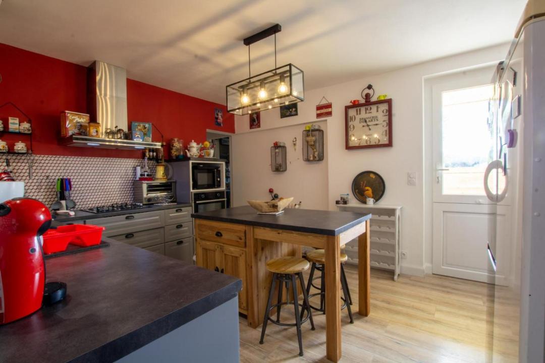 Photo of Kitchen in Saint-Julien-de-Lampon