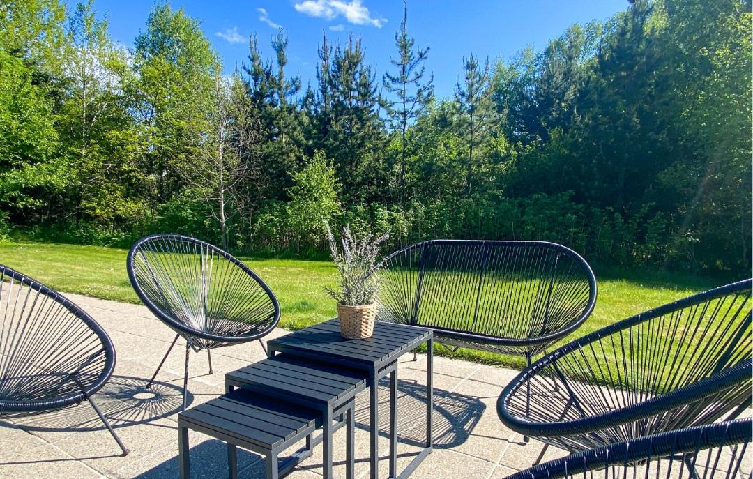 Photo of Others in Hou