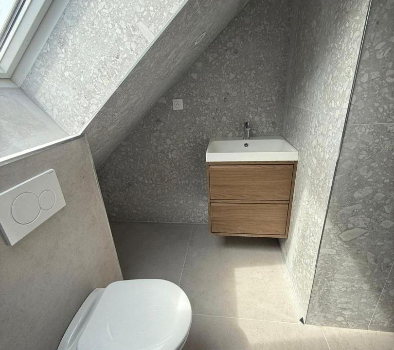 Photo of Bathroom in Fives