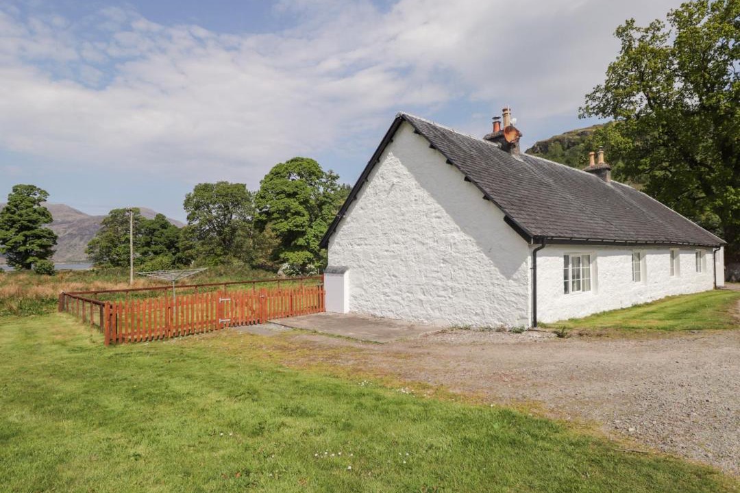 Photo of Others in Nostie