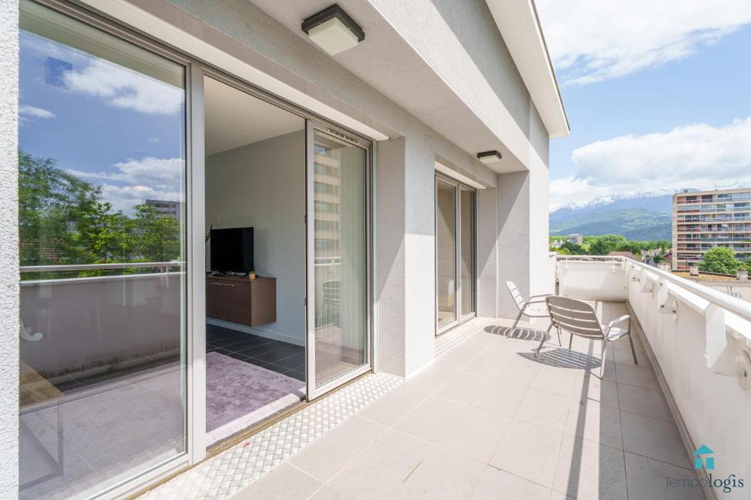 Photo of Patio Balcony in Quartier Exposition-Bajatiere