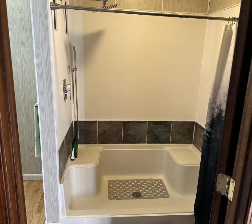 Photo of Bathroom in Leasburg