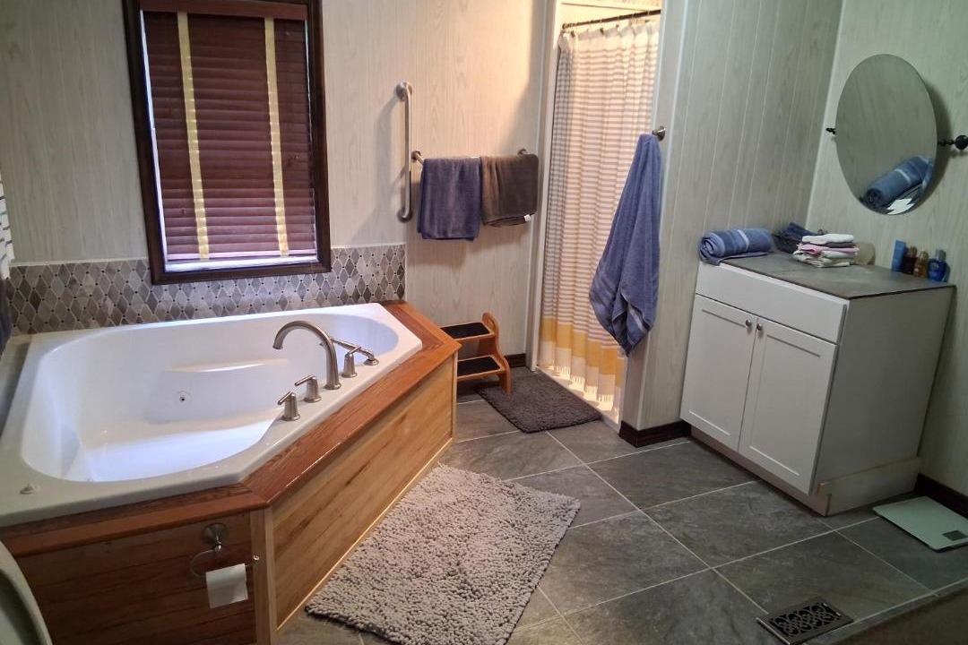 Photo of Bathroom in Leasburg
