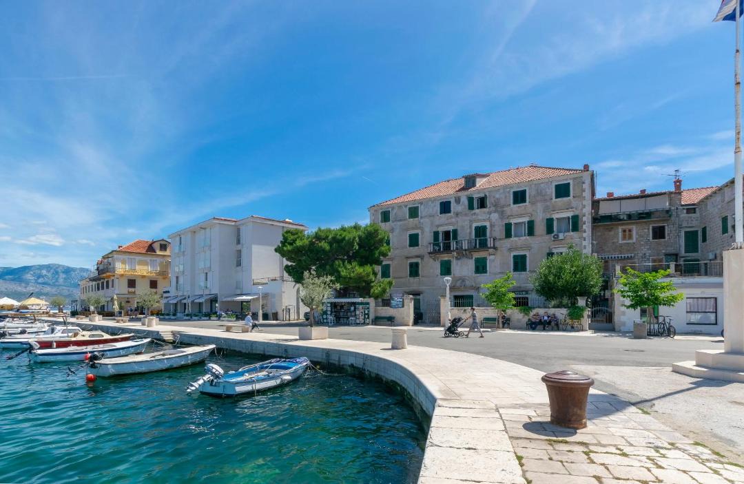 Photo of Buildings in Milna (Brac)