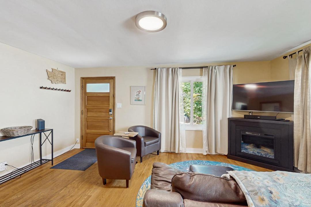 Photo of Others in Roxhill