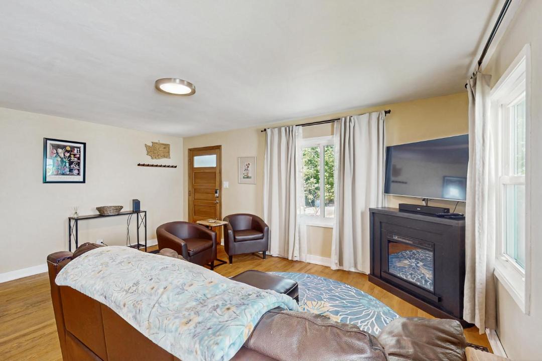 Photo of Others in Roxhill