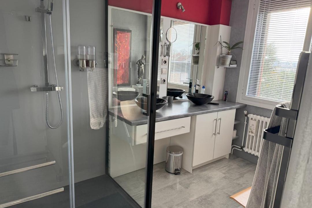 Photo of Bathroom in Montaigu