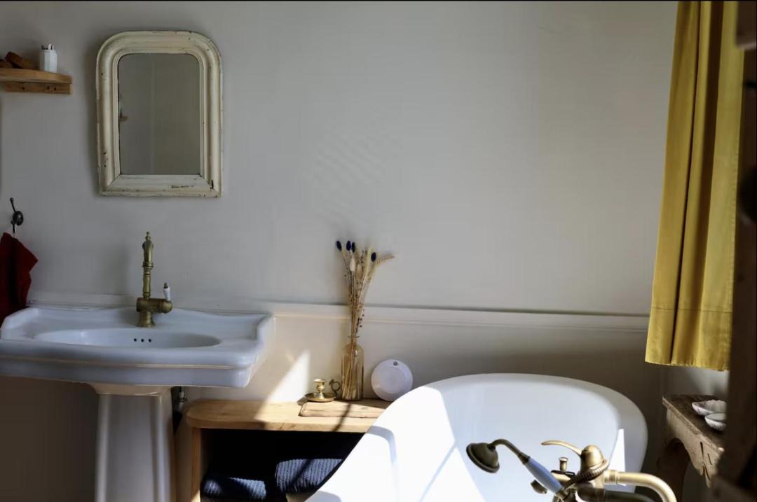 Photo of Bathroom in Mesnil-Raoul