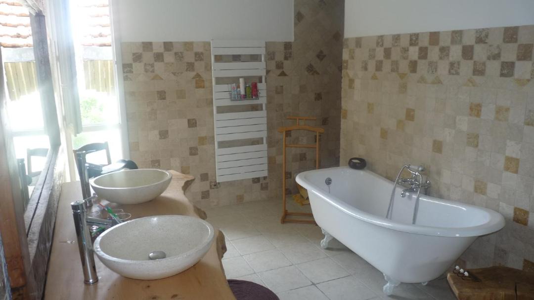 Photo of Bathroom in Saint-Avit-Saint-Nazaire