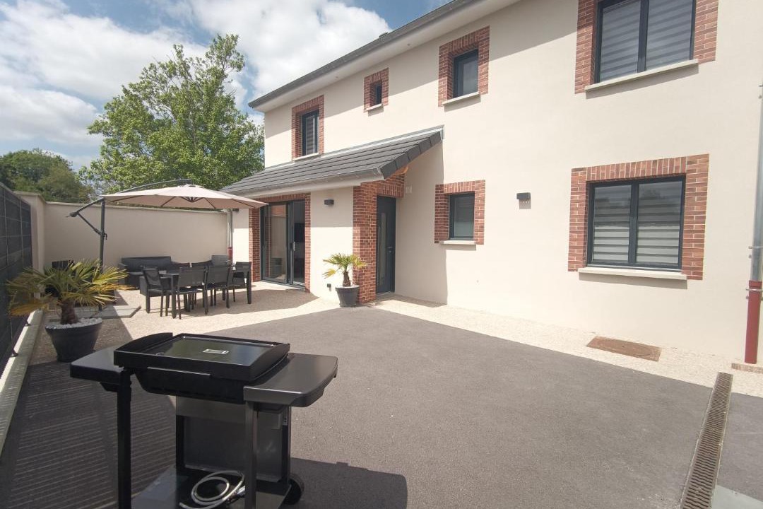 Photo of Patio Balcony in Moussy