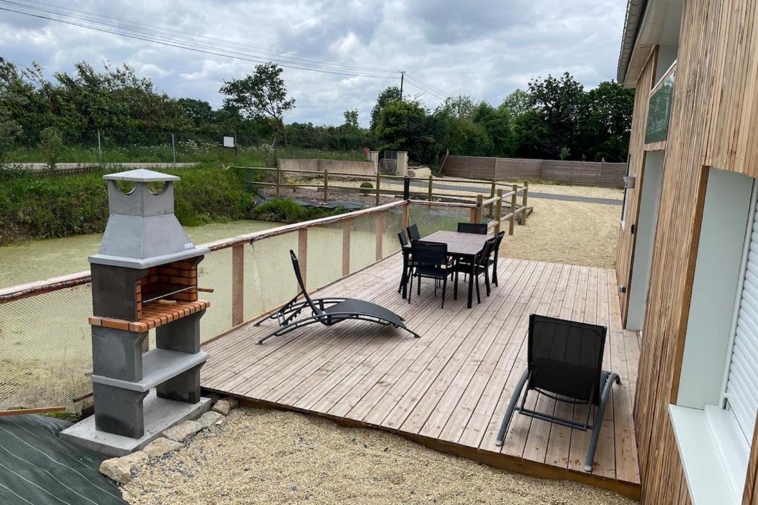 Photo of Others in Bernesq