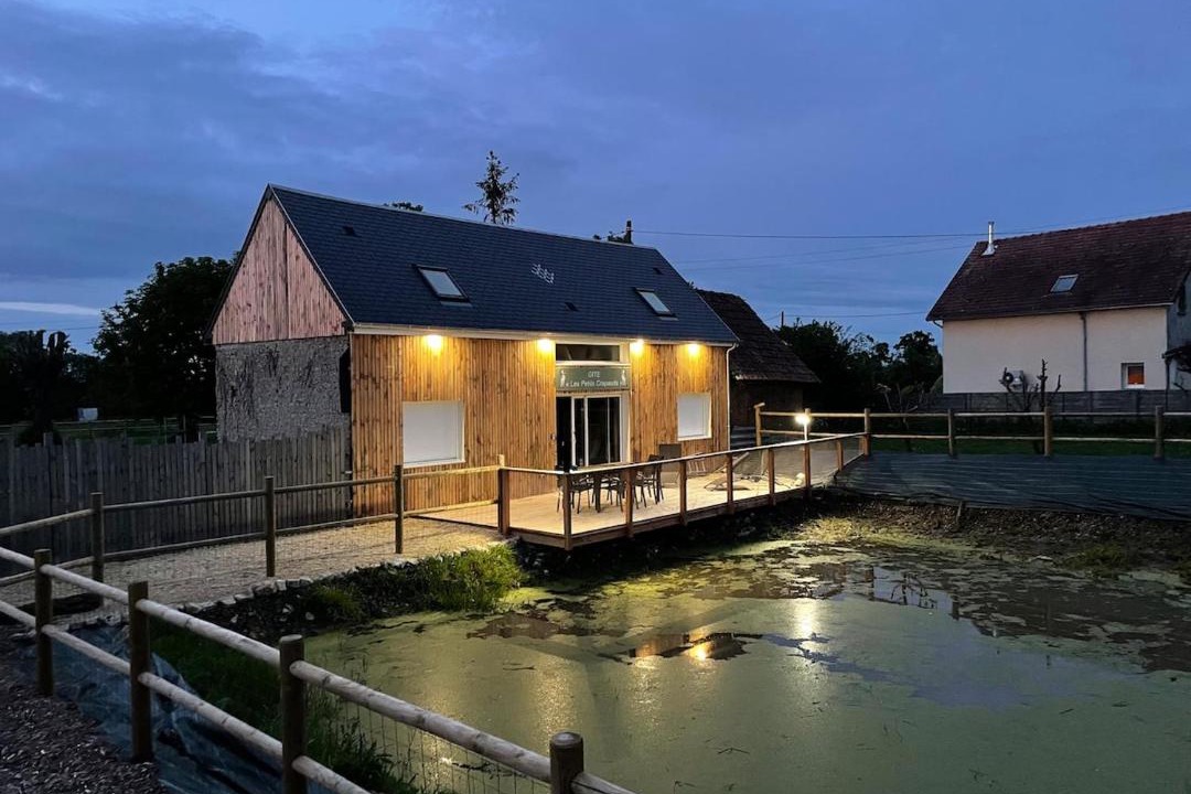 Photo of Others in Bernesq