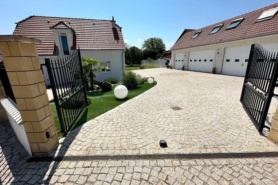 Photo of Others in Bresilley