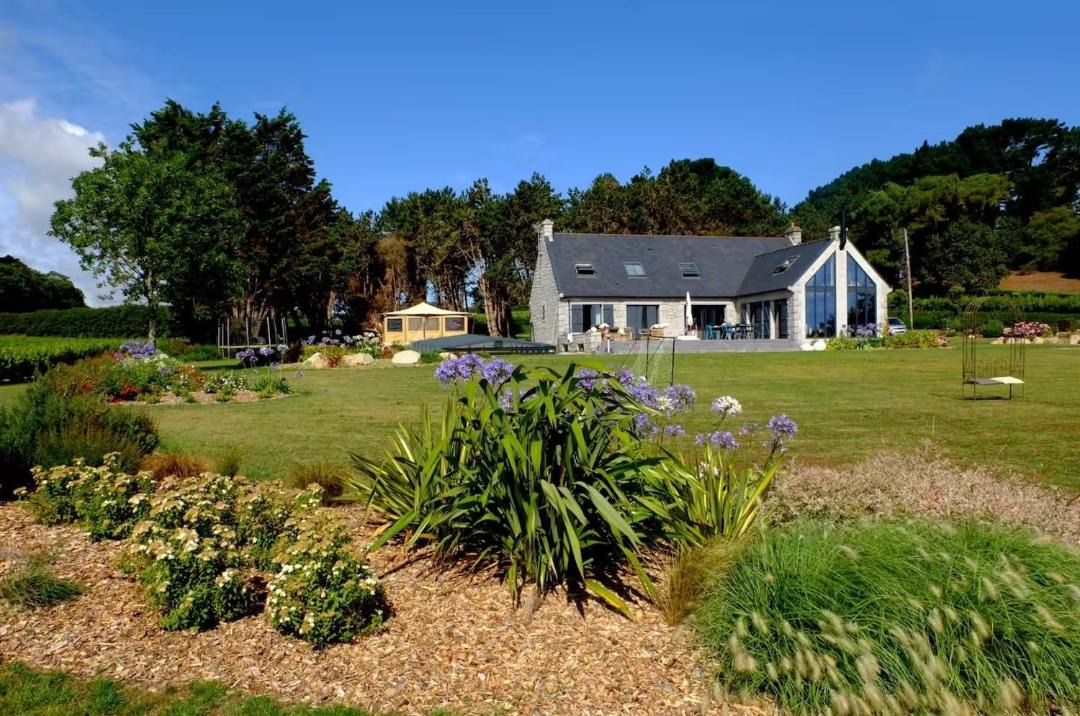 Photo of Others in Lanmodez