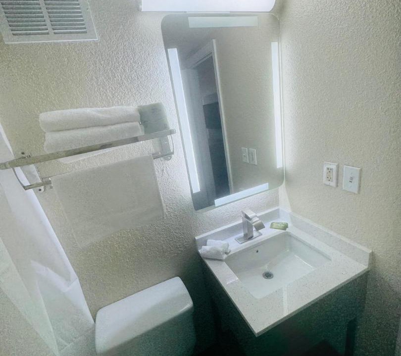 Photo of Bathroom in Fentress