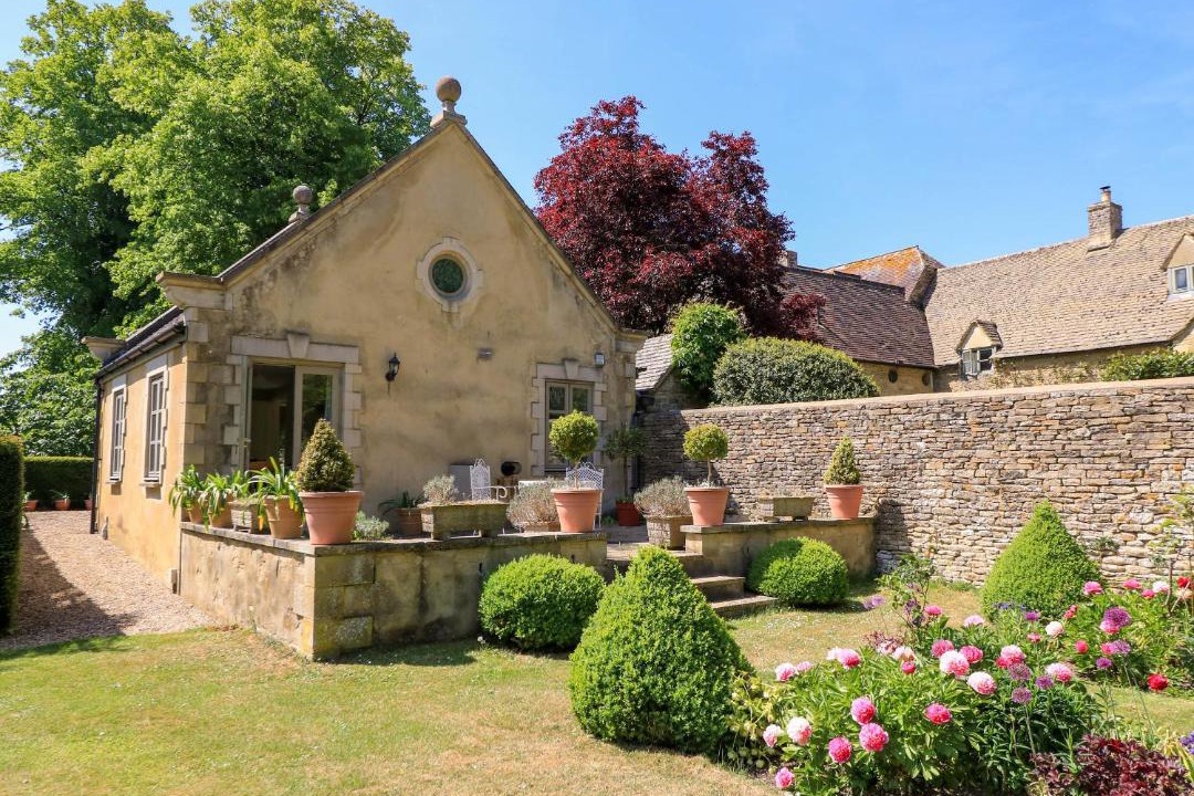 Photo of Others in Black Bourton