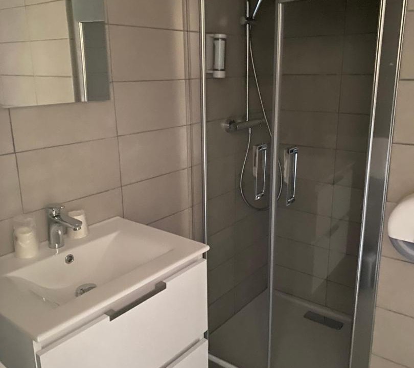 Photo of Bathroom in Saint-Fargeau