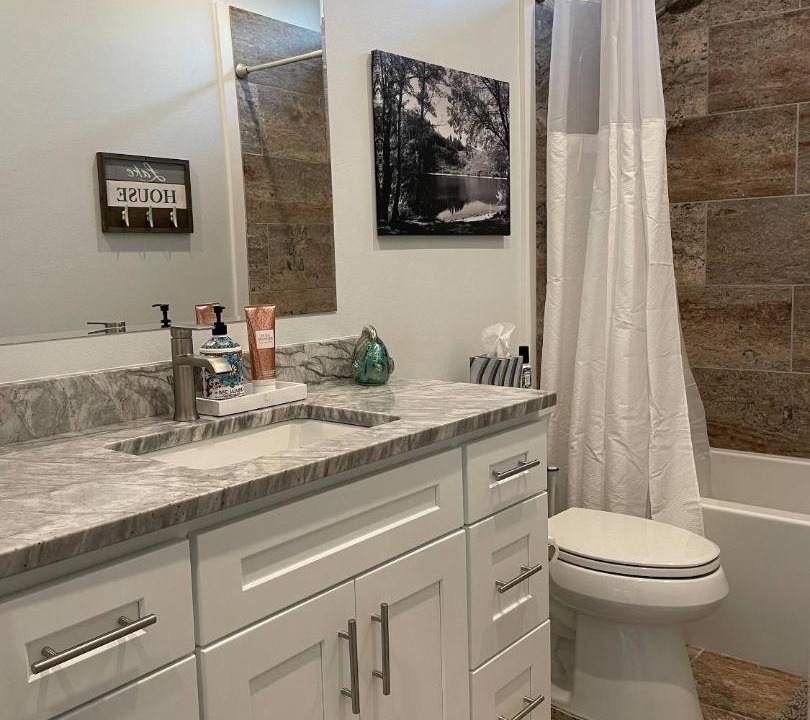 Photo of Bathroom in Tonasket