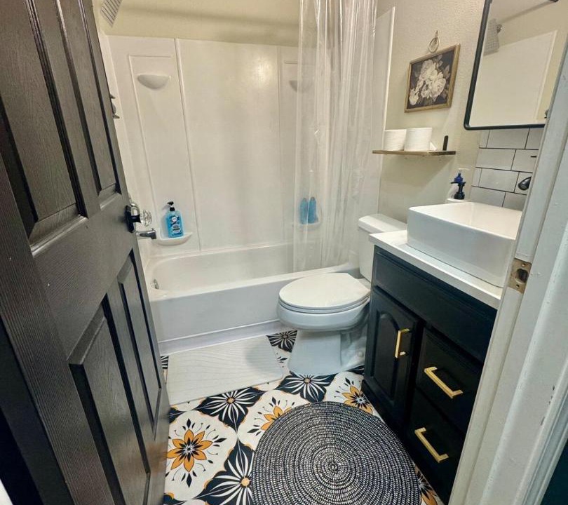 Photo of Bathroom in Retsil