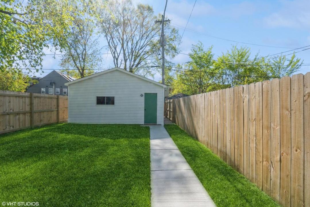 Photo of Others in Woodlawn