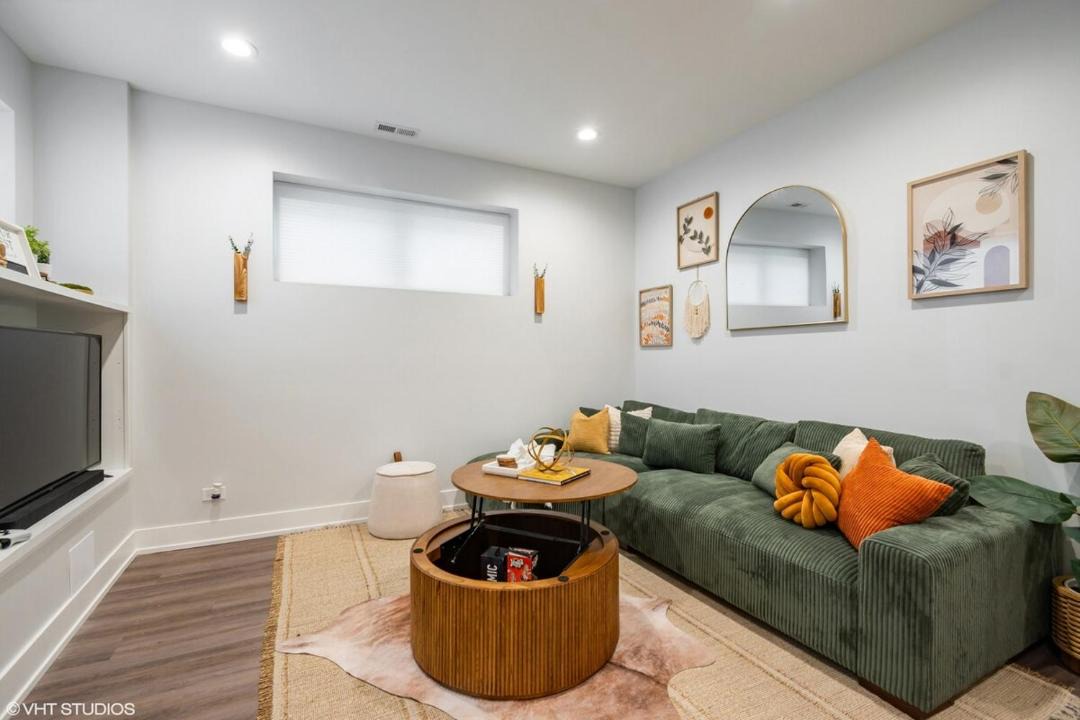 Photo of Others in Woodlawn