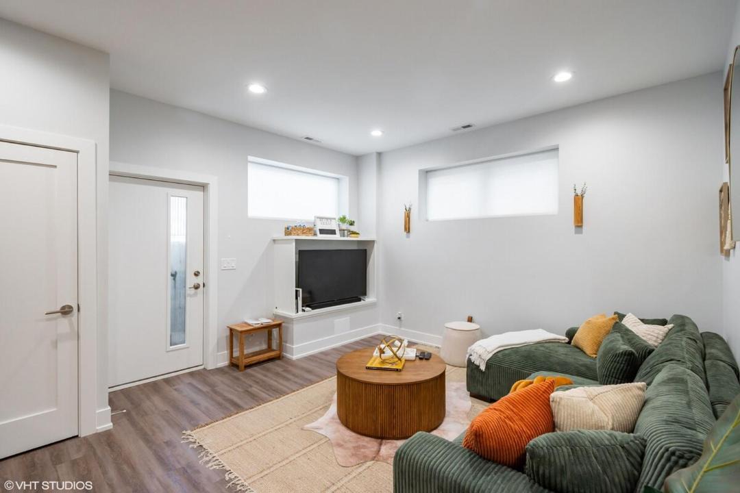 Photo of Others in Woodlawn