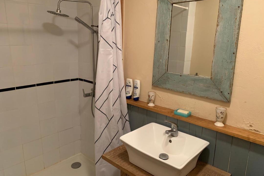 Photo of Bathroom in Gardonne