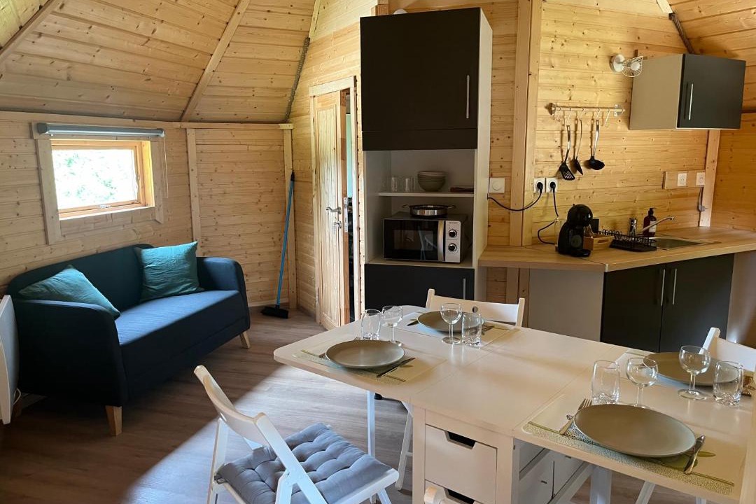 Photo of Others in Albe