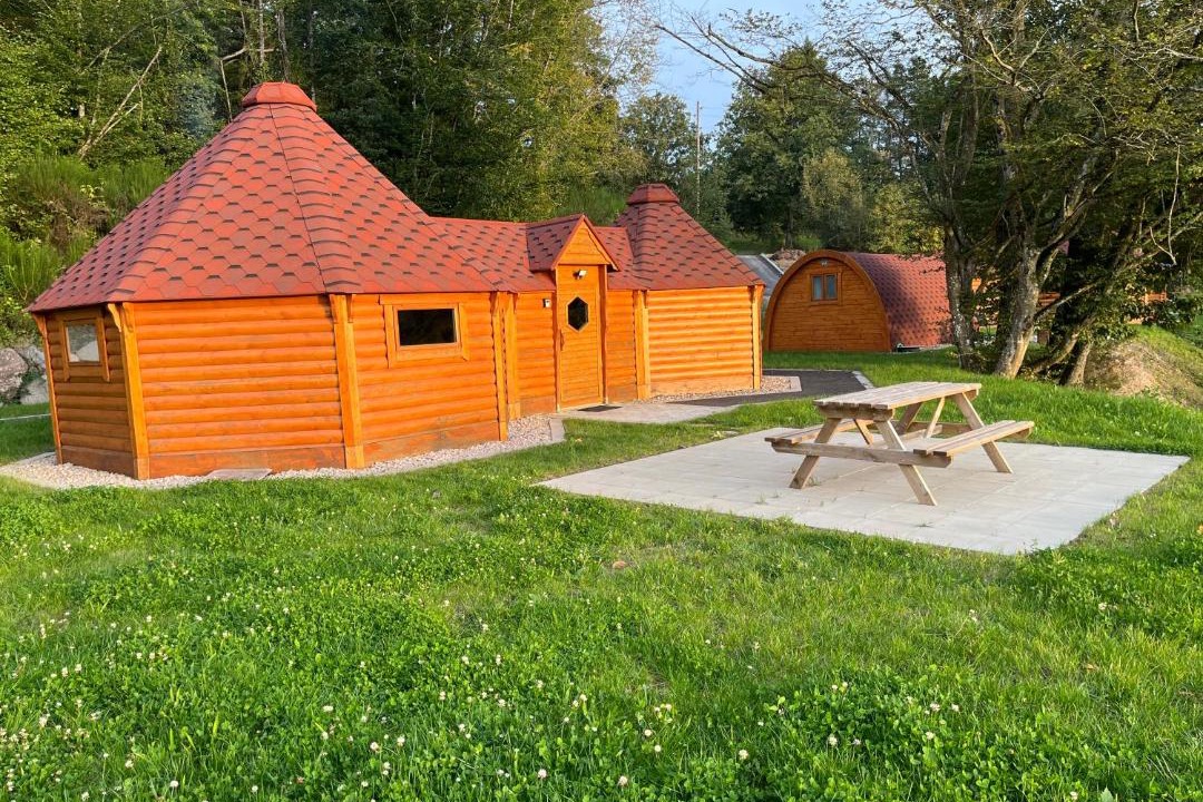 Photo of Others in Albe