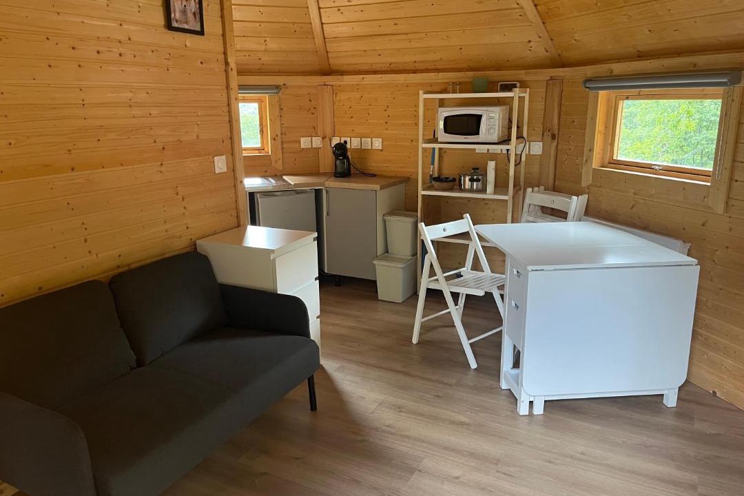 Photo of Others in Albe