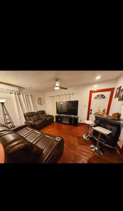 Photo of Livingroom in Saginaw