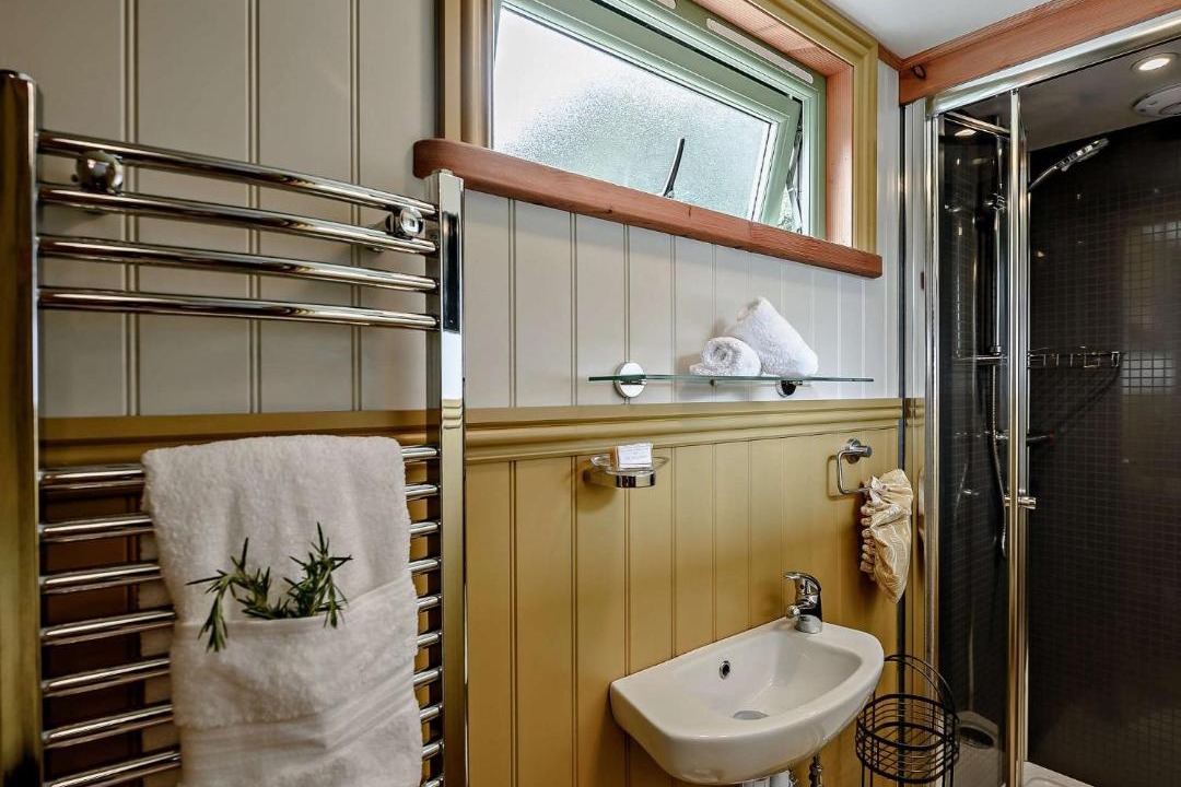 Photo of Others in Black Torrington