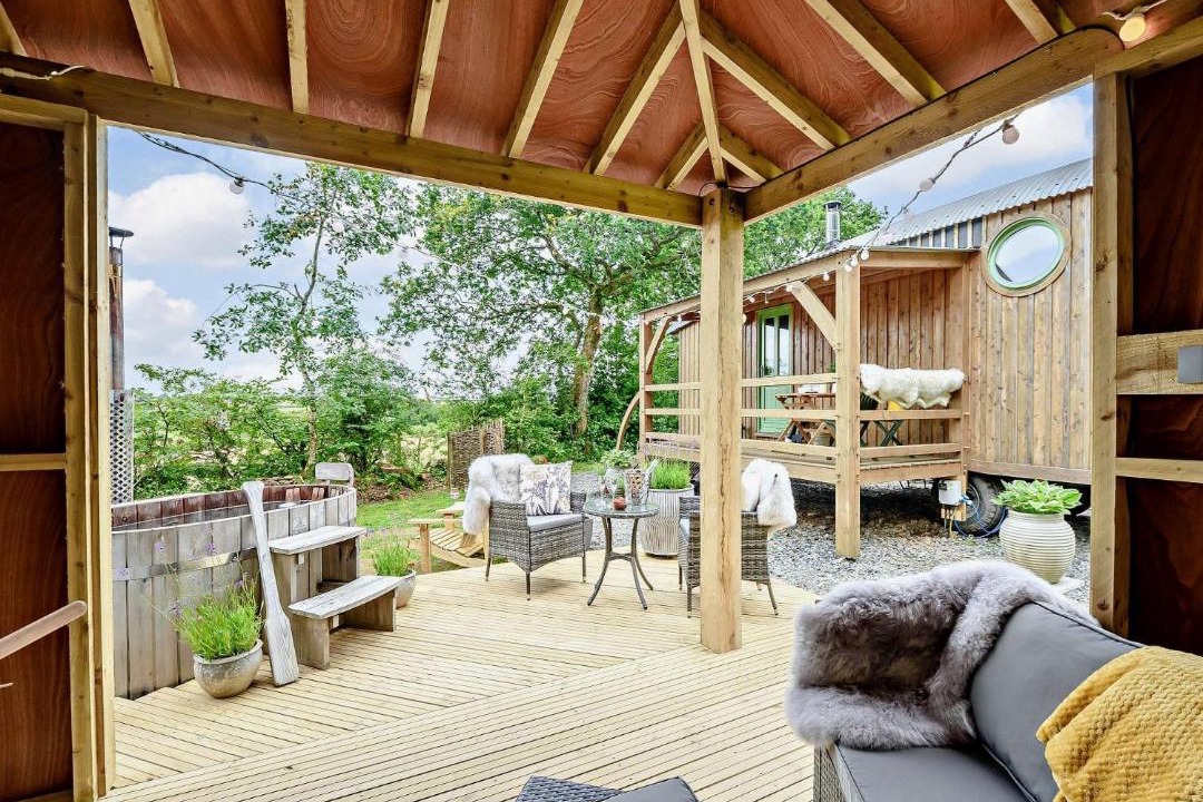 Photo of Others in Black Torrington