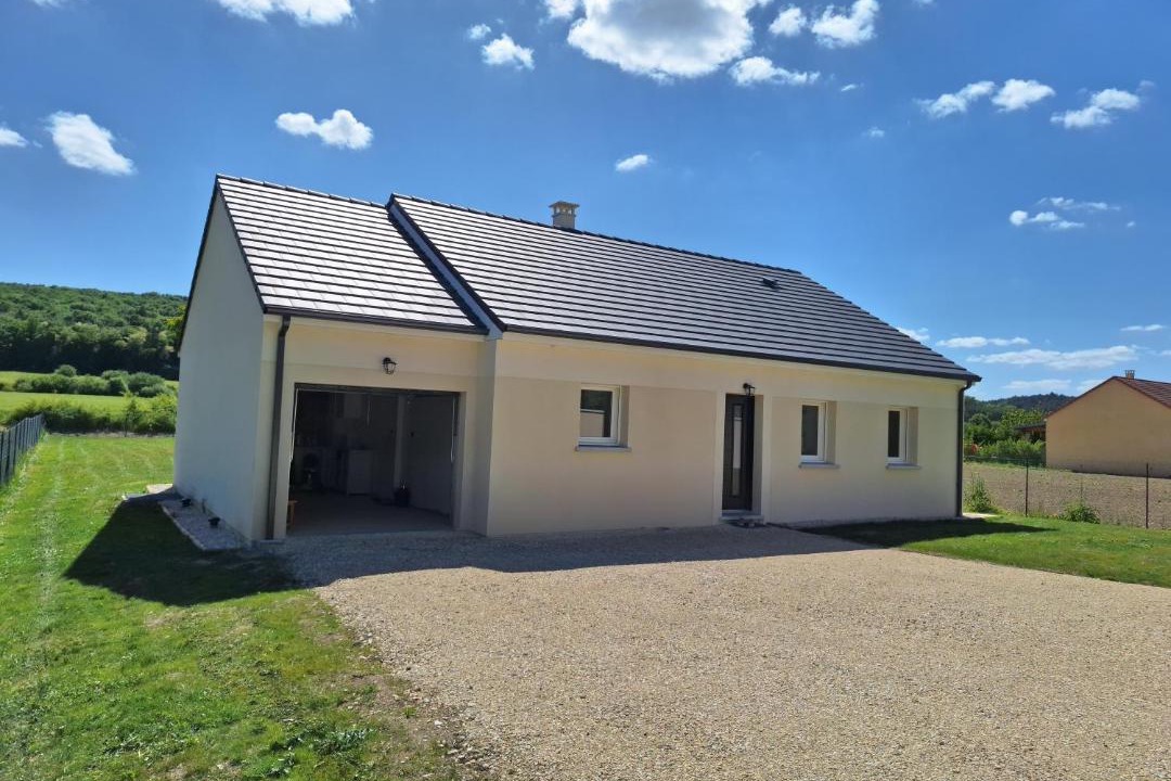 Photo of Others in Neuville-sur-Seine