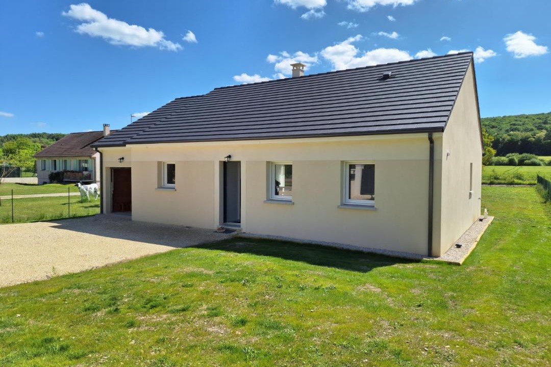 Photo of Others in Neuville-sur-Seine