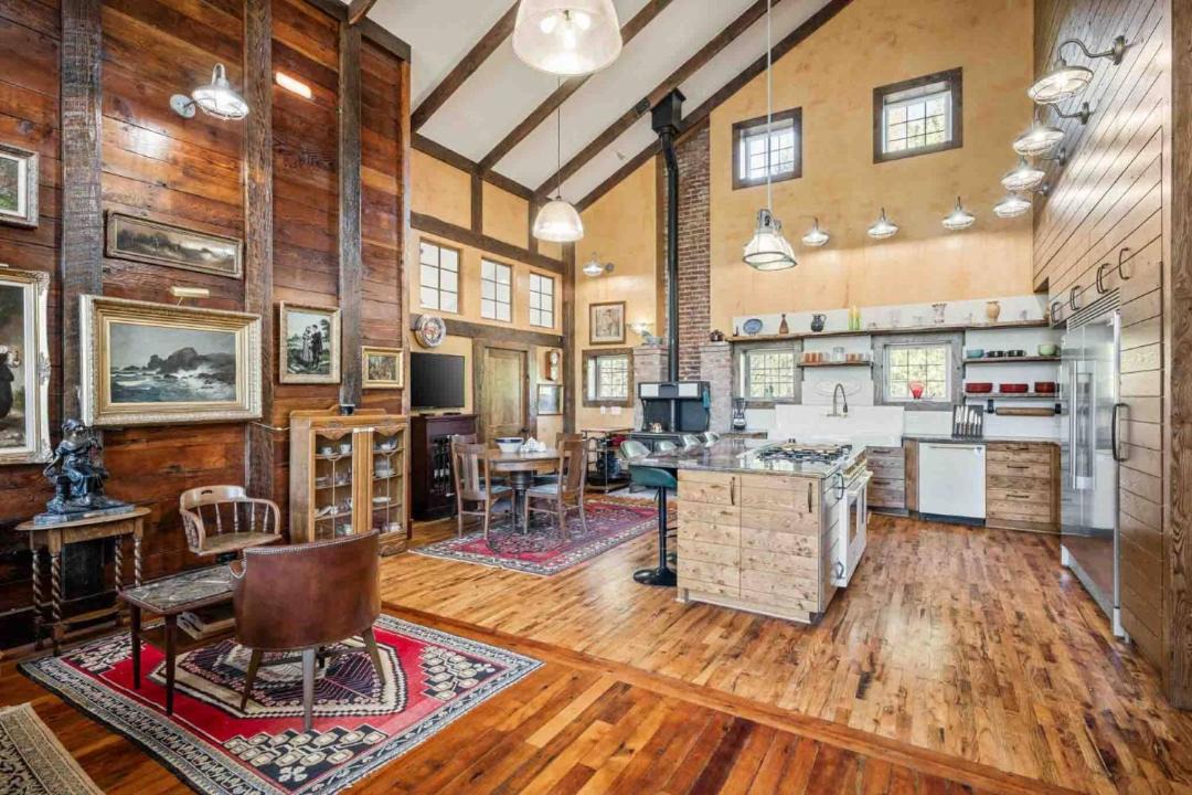 Photo of Others in Salem