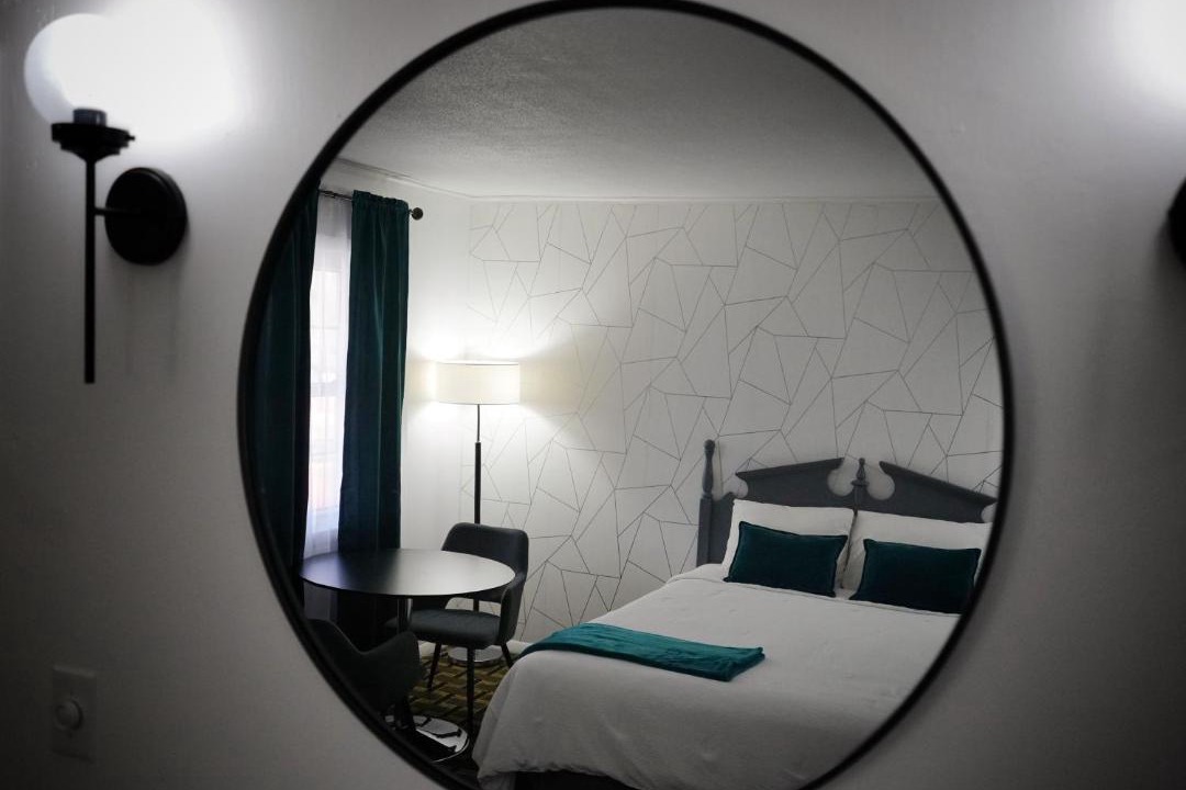 Photo of Bedroom in Lee