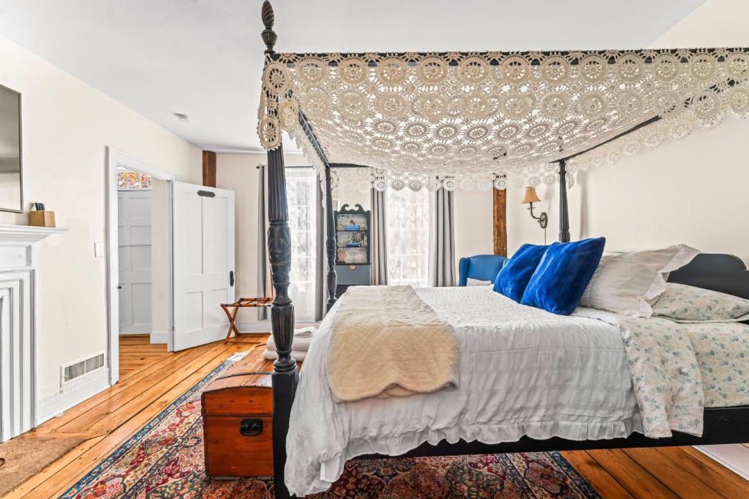 Photo of Bedroom in Mystic