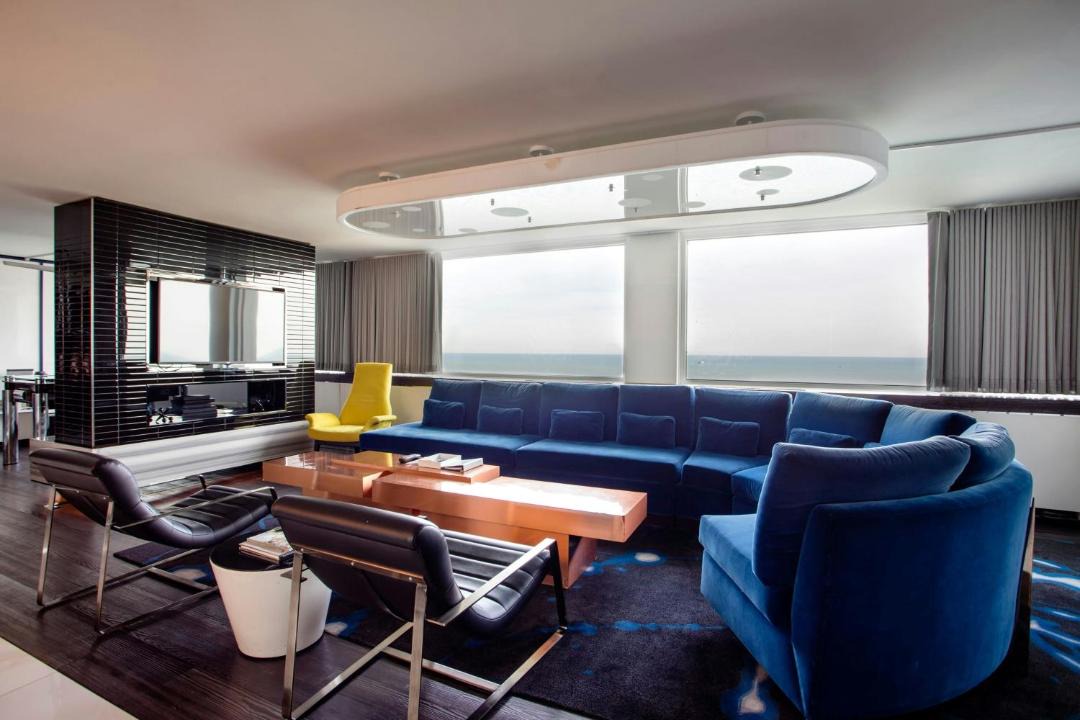 Photo of Livingroom in Streeterville