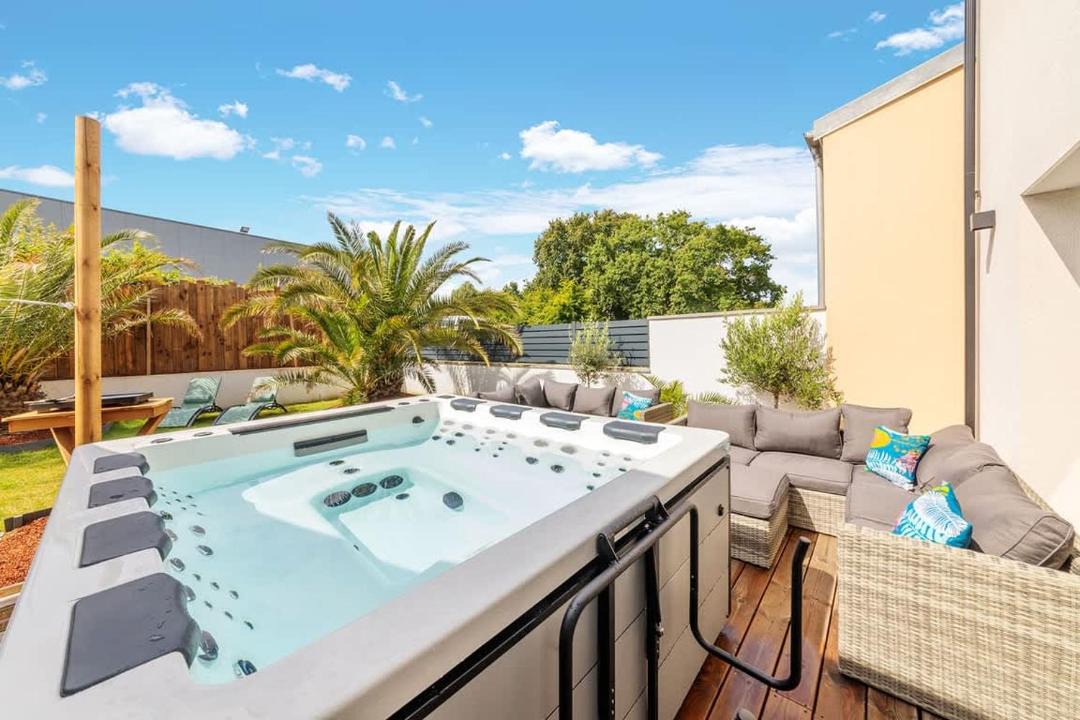Photo of Patio Balcony in Saint-Meloir-des-Ondes