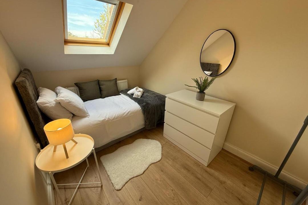 Photo of Bedroom in Redhill