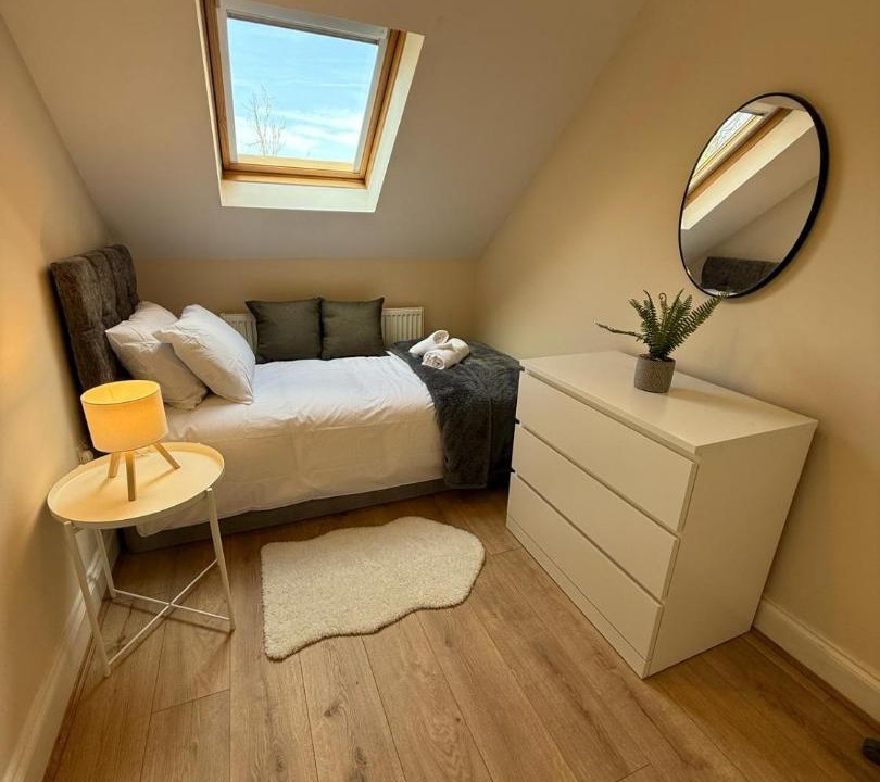 Photo of Bedroom in Redhill