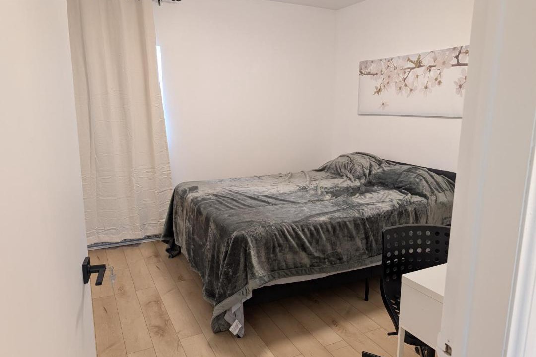Photo of Bedroom in Longueuil