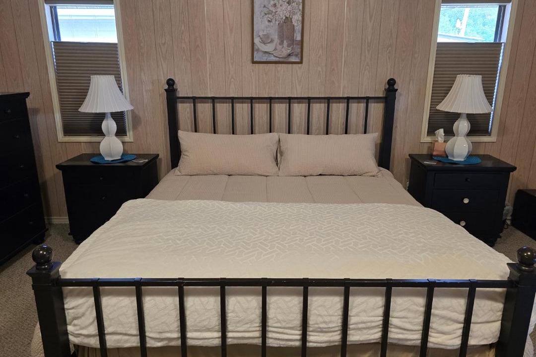 Photo of Bedroom in Canyon Lake