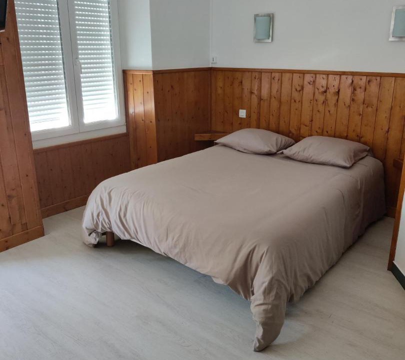 Photo of Bedroom in Villedieu-les-Poeles