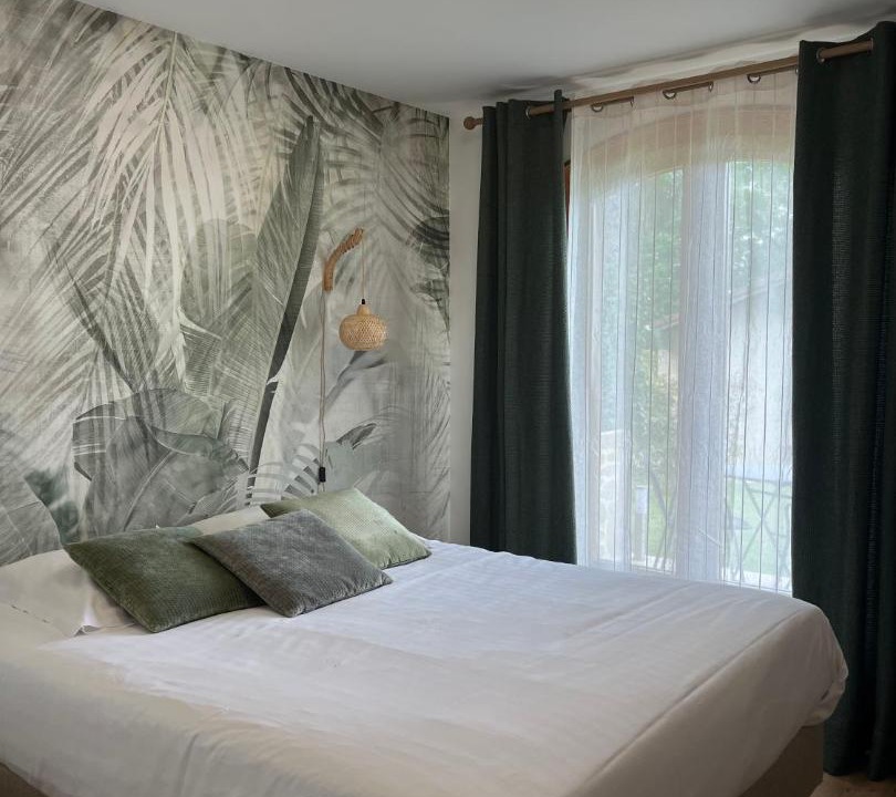 Photo of Bedroom in Arthemonay