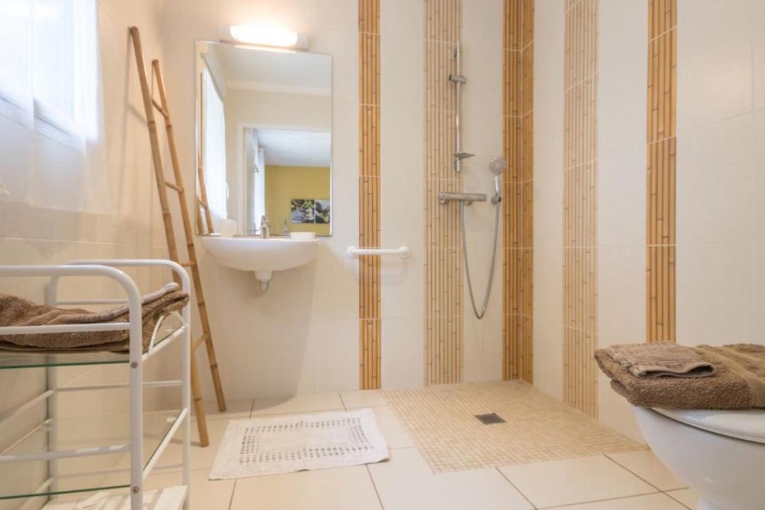 Photo of Bathroom in Guemene-Penfao